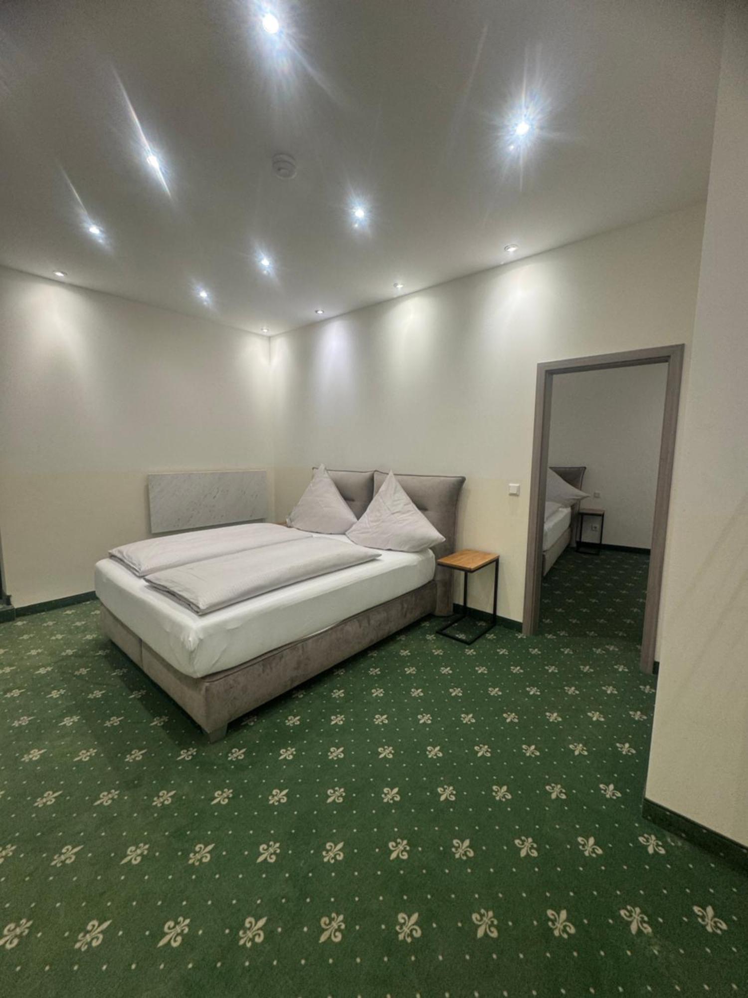 - Altstadt Apartament *